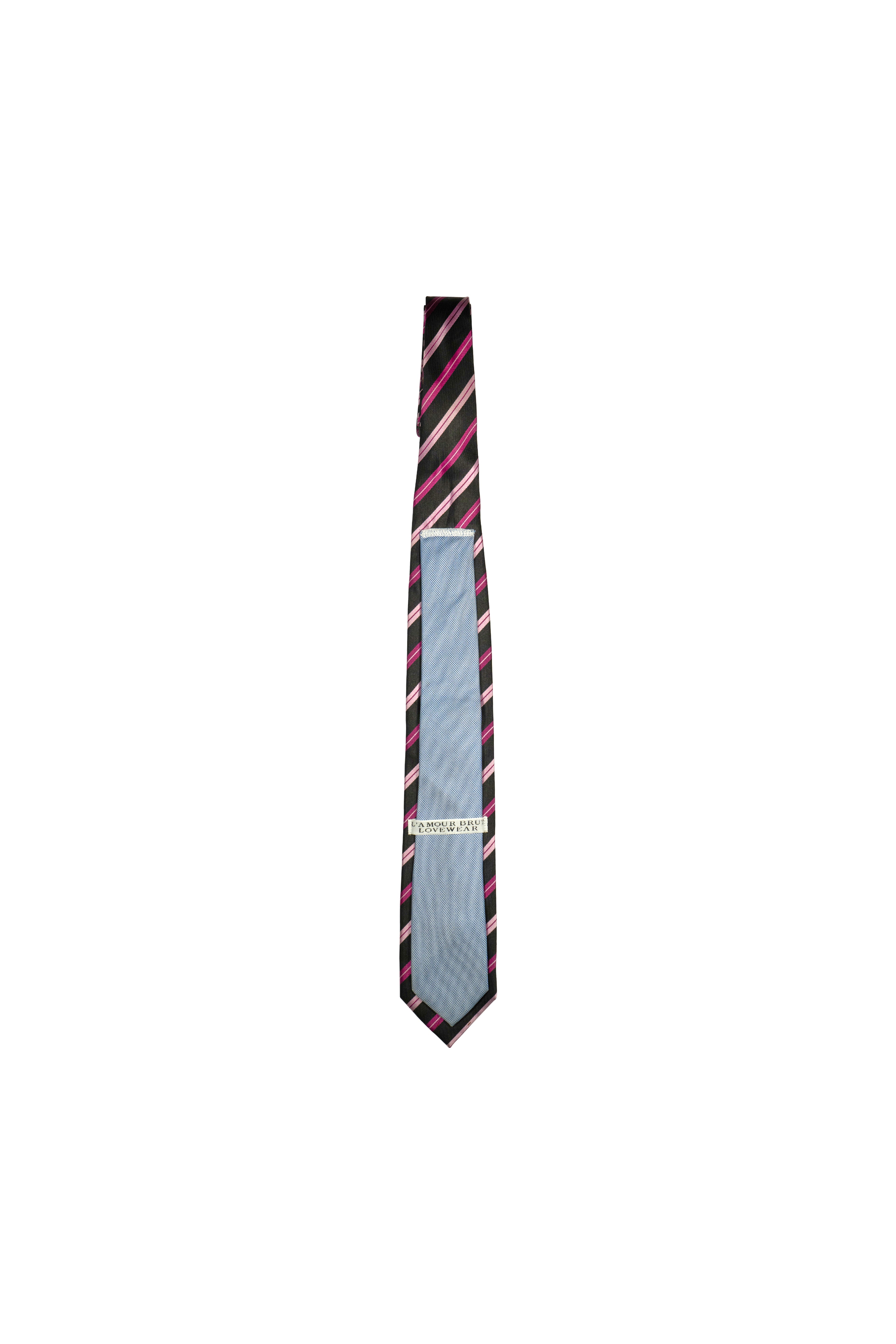 DOUBLE INSIDE-OUT TIE